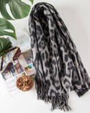 خرید شال زمستونی پلنگی زنانه