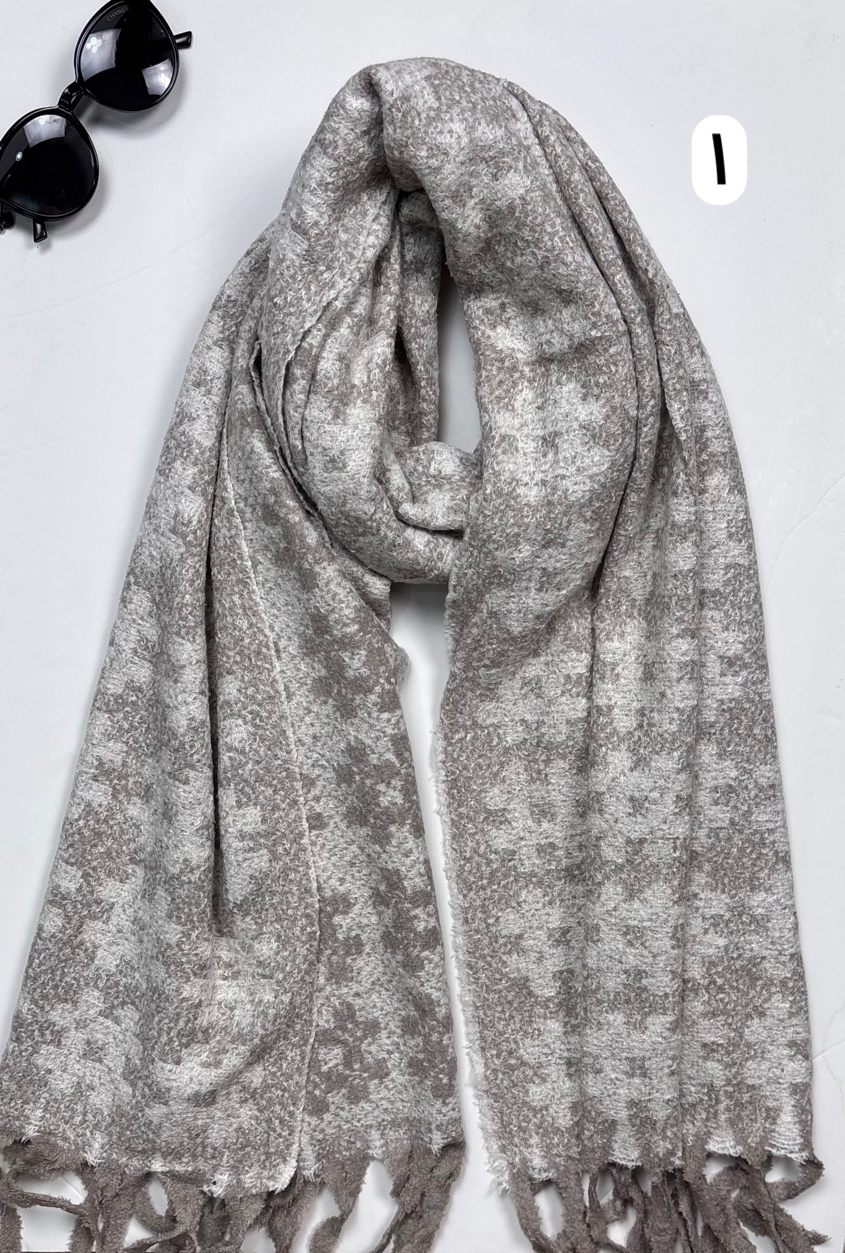 خرید شال زمستانی کرمی رنگ زنانه