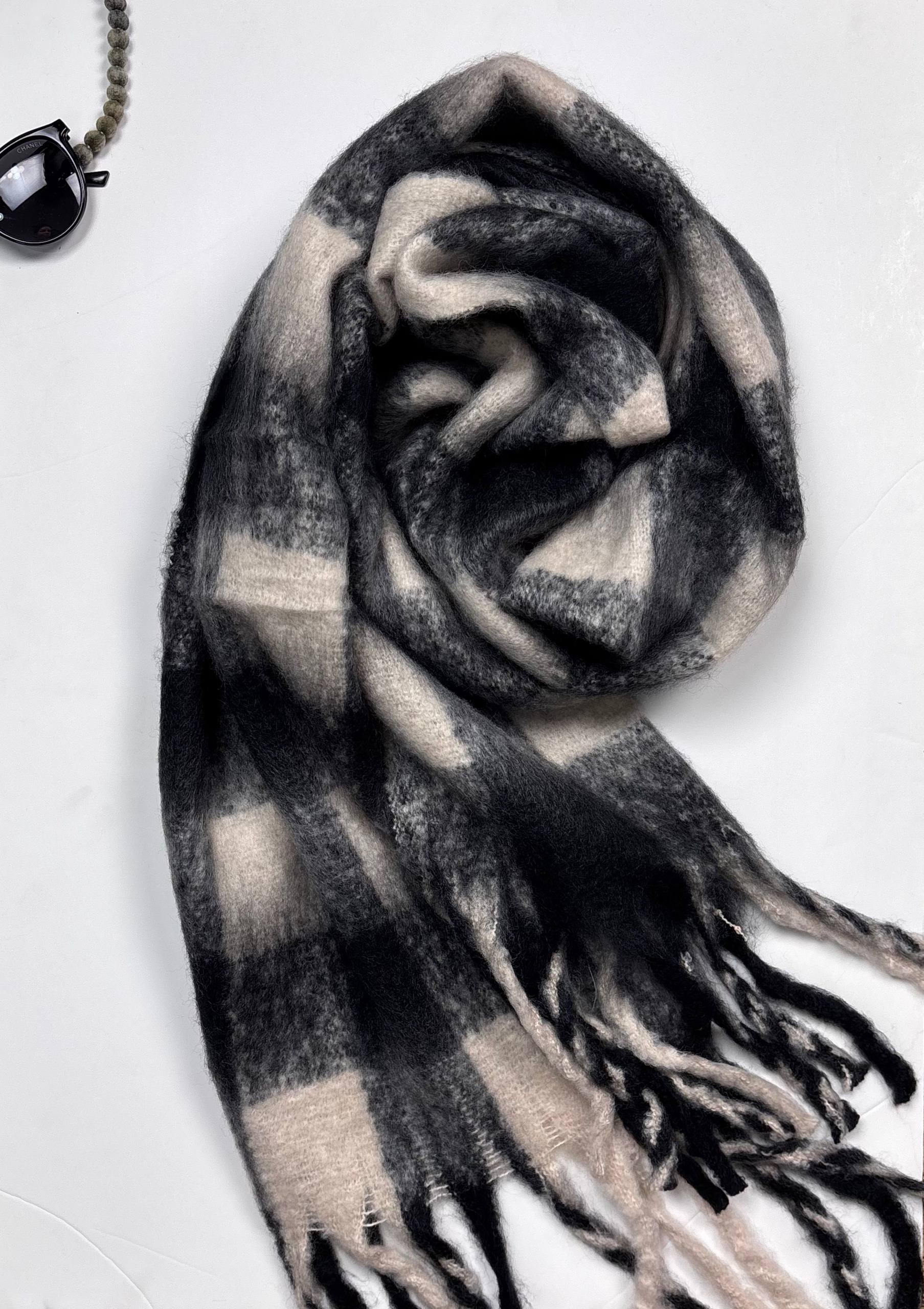 خرید شال موهر چهارخونه زنانه