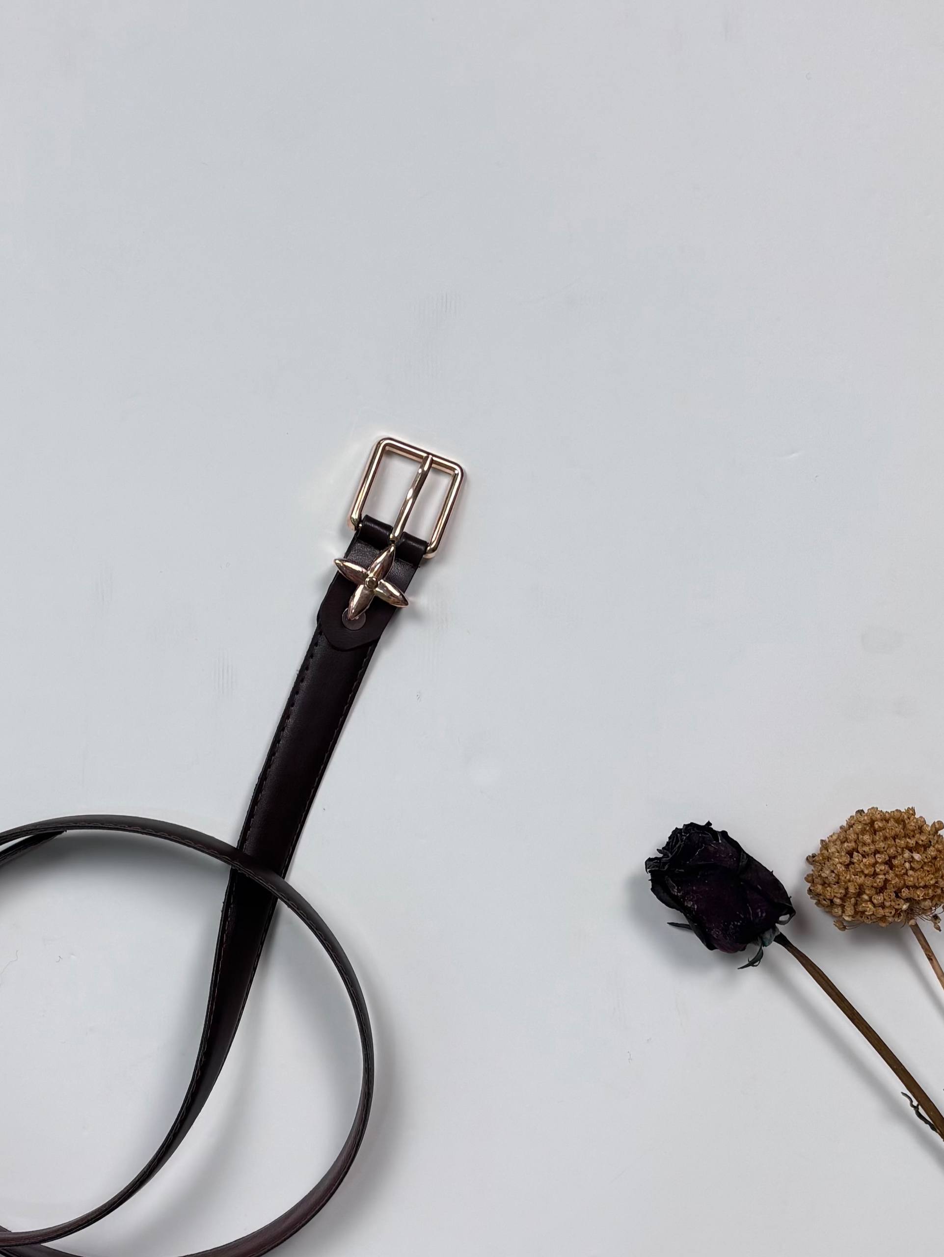 کمربند چرمی قهوه ای سوخته سگک ستاره ای دخترونه